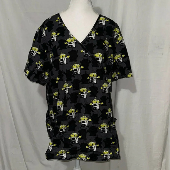Disney Tops - Disney Pixar Toy Story little green men / alien print scrub top size 3xl
